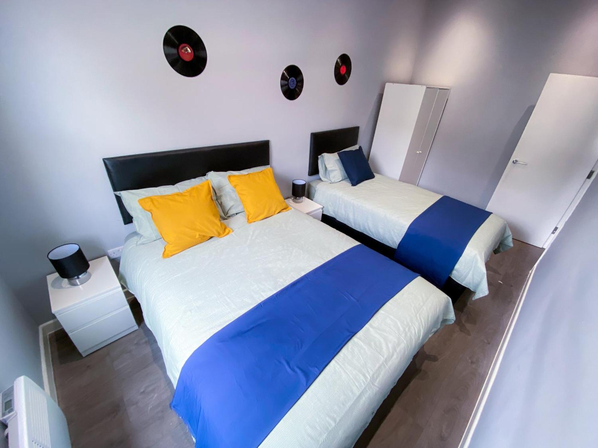 Modern 1 Bedroom Flat In Wood Green Лондон Экстерьер фото
