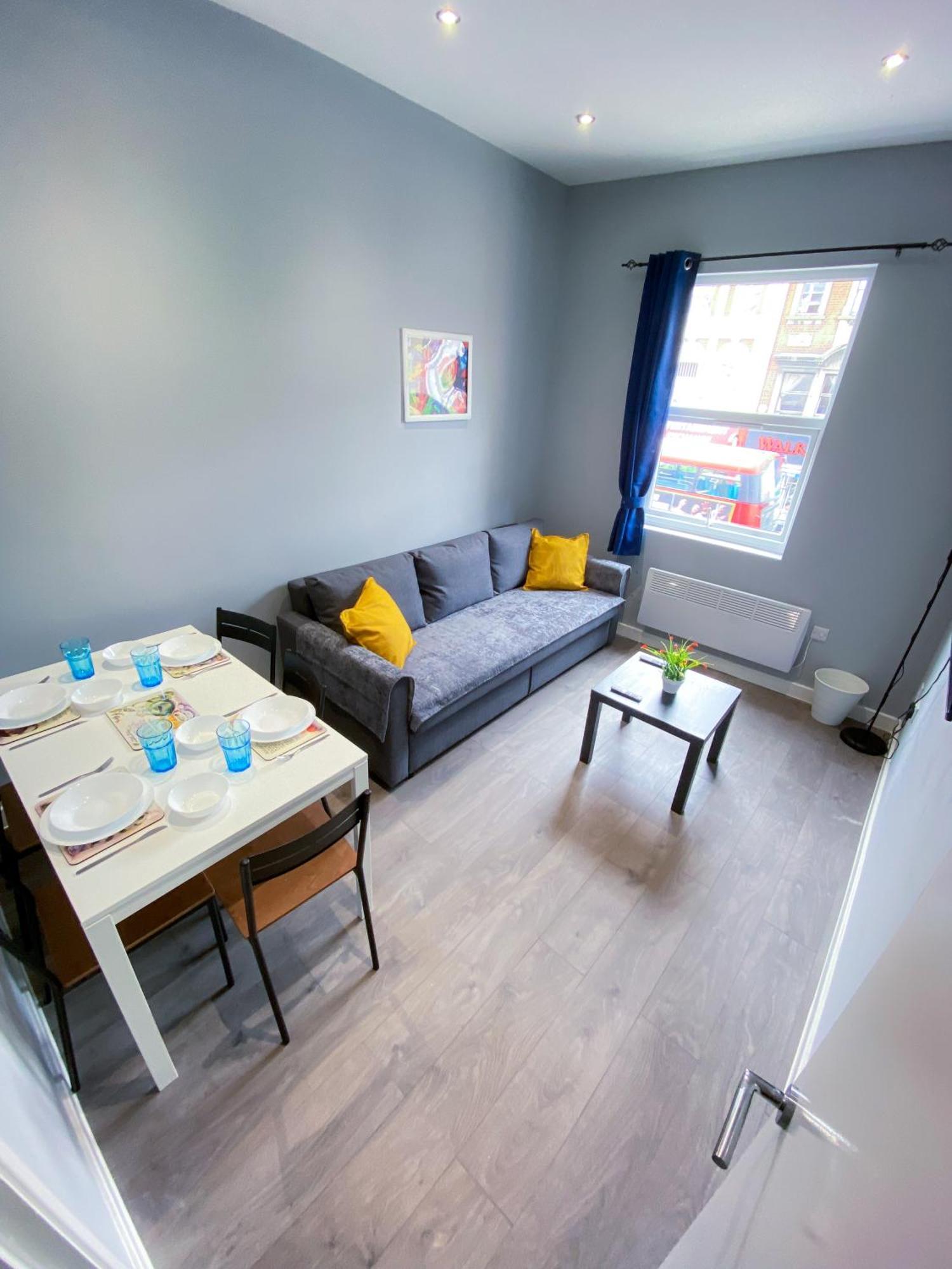 Modern 1 Bedroom Flat In Wood Green Лондон Экстерьер фото