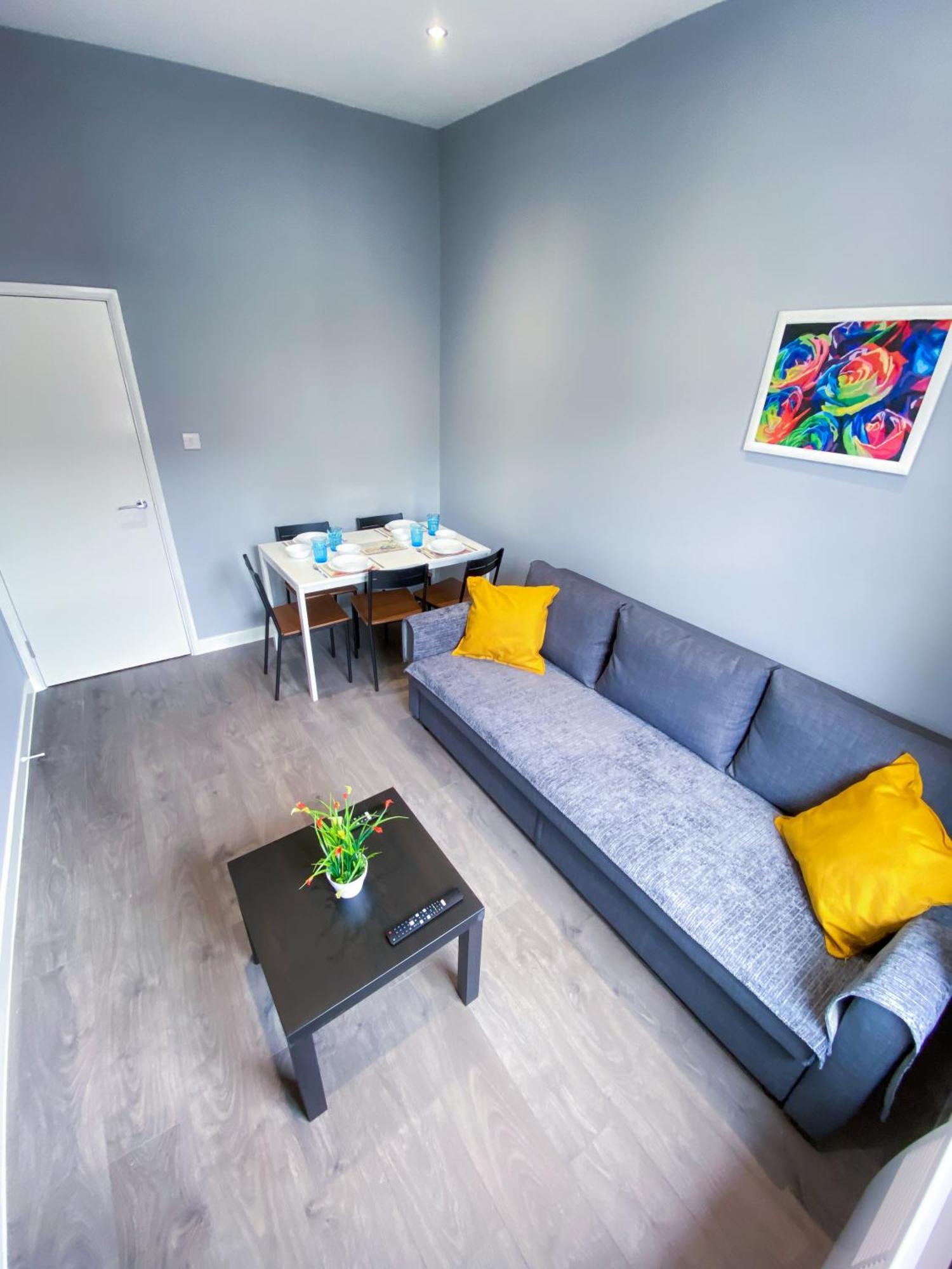 Modern 1 Bedroom Flat In Wood Green Лондон Экстерьер фото