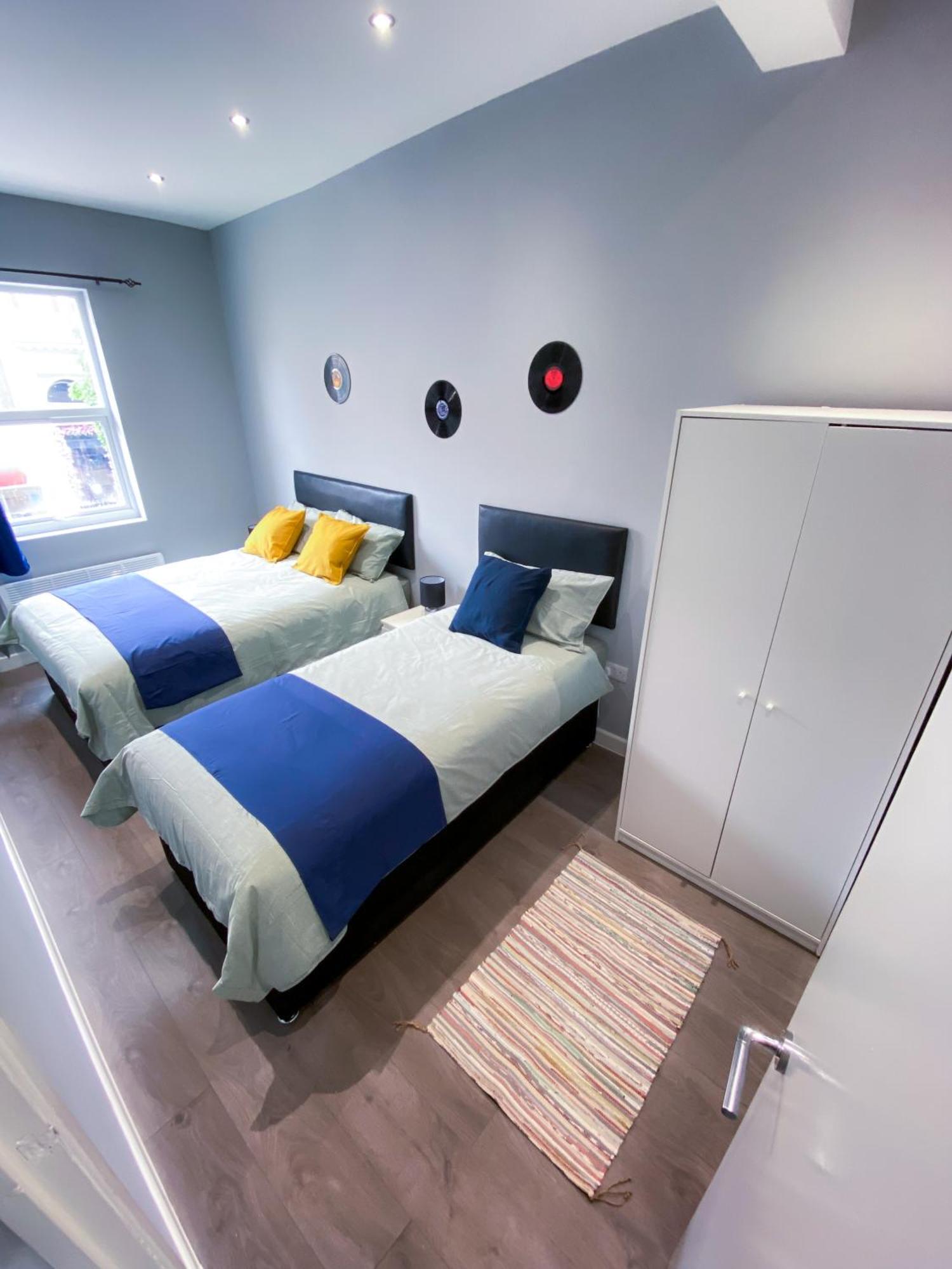 Modern 1 Bedroom Flat In Wood Green Лондон Экстерьер фото