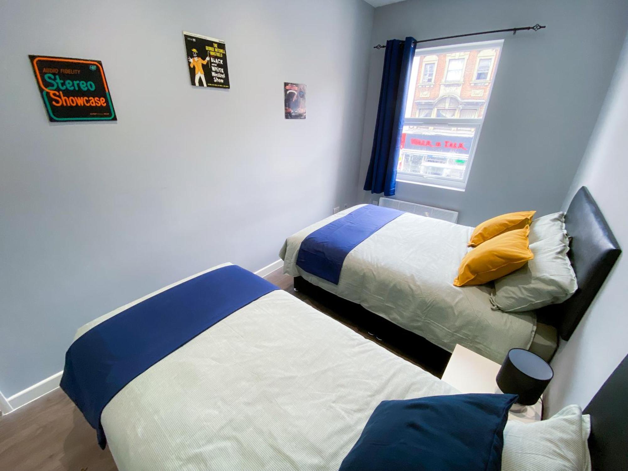 Modern 1 Bedroom Flat In Wood Green Лондон Экстерьер фото